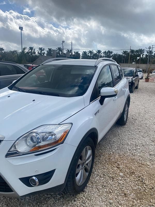 Usata Ford Kuga 140 CV (102 kW) 2012 Bianco SUV