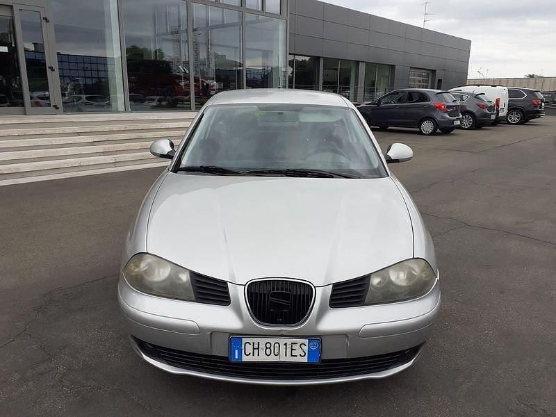 Usata Seat Ibiza 75 CV (55 kW) 2003 Argento Utilitaria