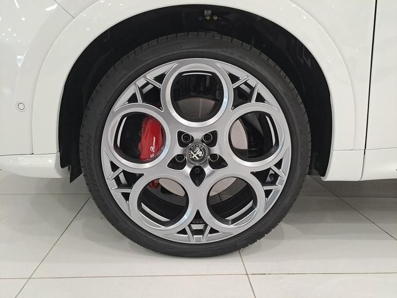 Second-hand Alfa Romeo Tonale 160 CP (117 kW) 2024 Alb SUV