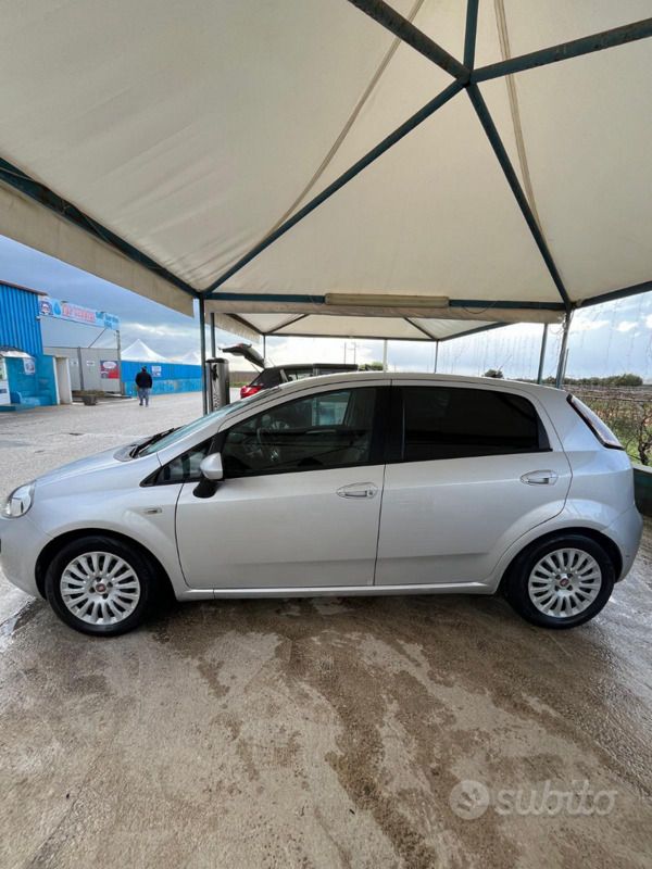 Usata Fiat Punto Evo 95 CV (69 kW) 2011 Grigio Utilitaria