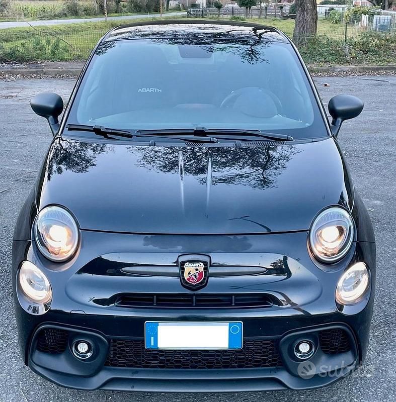Nero Usata 2022 Abarth 695 Competizione Due volumi | 23.900 € (Buon prezzo) - Immagine 1/4