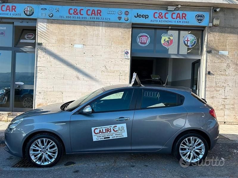 Grigio Usata 2017 Alfa Romeo Giulietta Super Tre volumi | 12.990 € (Molto cara) - Immagine 1/4