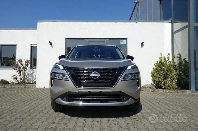 Nuova Nissan X-Trail Tekna+ 213 CV (156 kW) 2025 Verde SUV