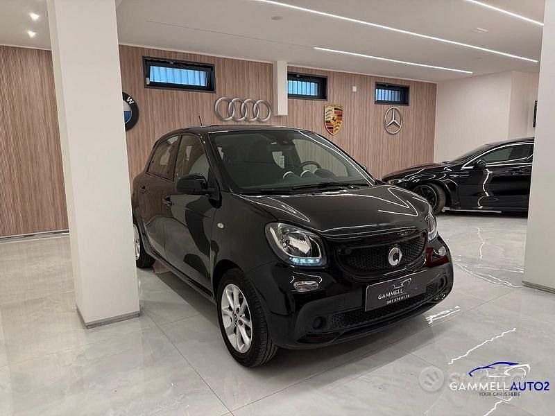 Usata Smart ForFour 69 CV (50 kW) 2015 Nero Utilitaria