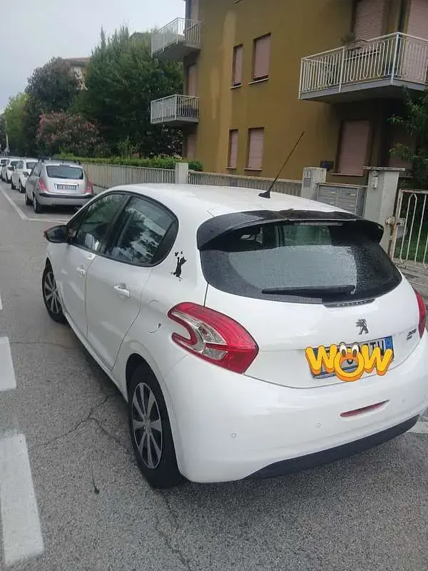 Usata Peugeot 208 Active 68 CV (50 kW) 2012 Utilitaria