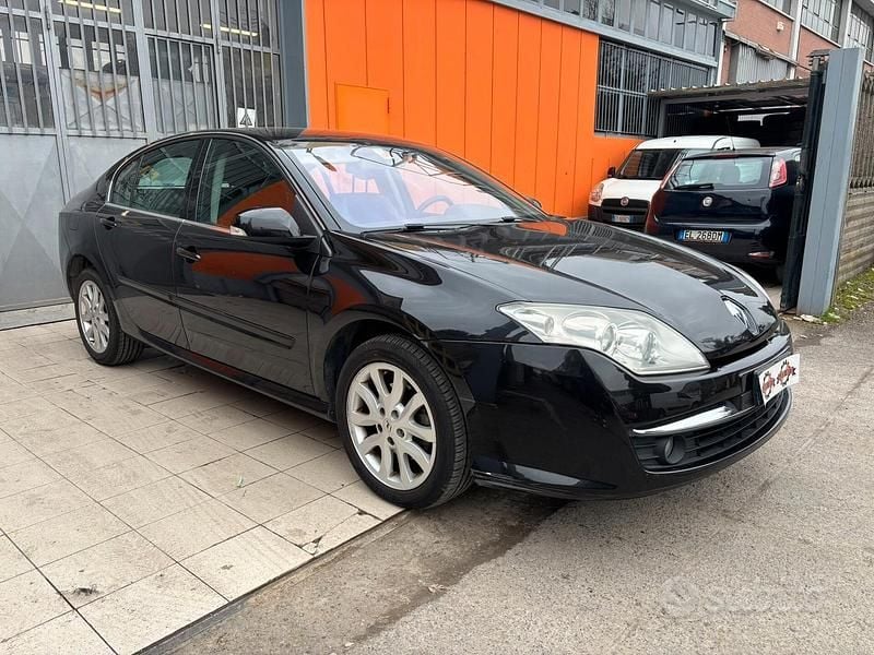 Usata Renault Laguna III Initiale 140 CV (102 kW) 2009 Nero Berlina