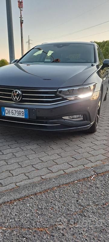 Usata VW Passat 150 CV (110 kW) 2022 Nero Station wagon