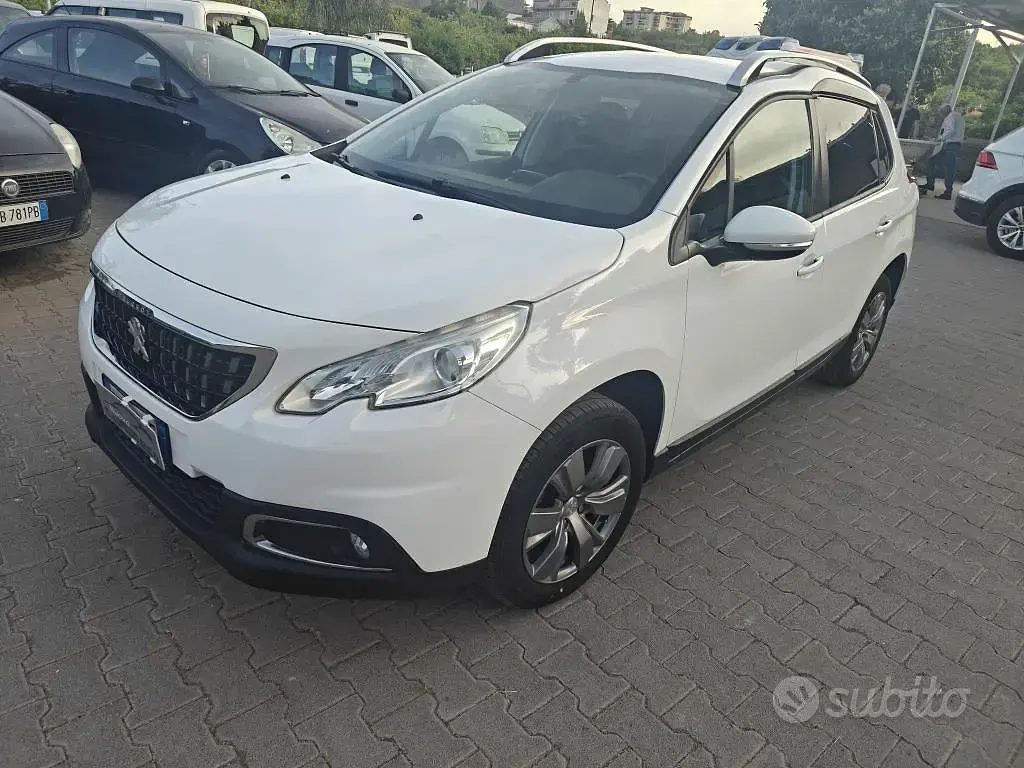Usata Peugeot 2008 Active 75 CV (55 kW) 2016 Bianco SUV