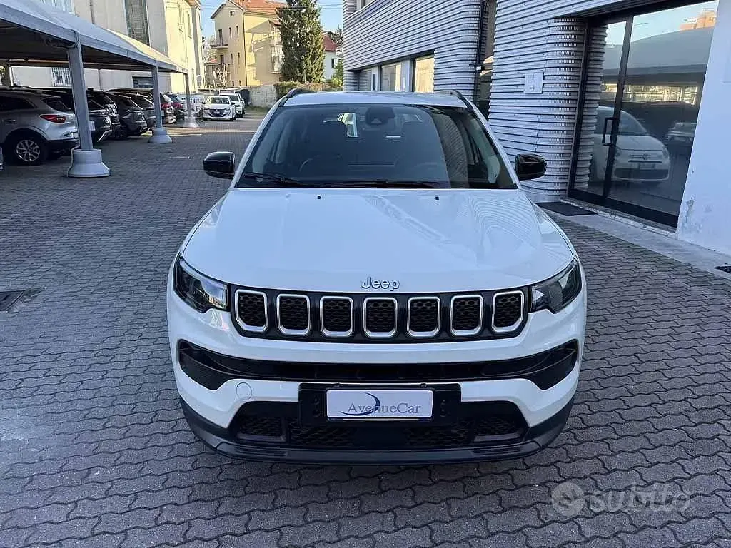 Usata Jeep Compass Longitude 131 CV (96 kW) 2021 Bianco / pastello SUV