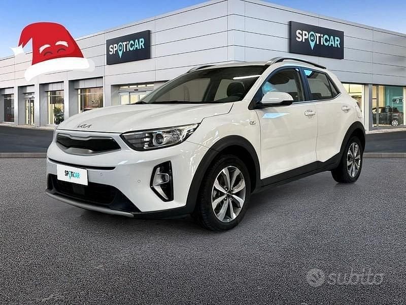 Bianco Usata 2022 Kia Stonic Style SUV | 14.950 € (Buon prezzo) - Immagine 1/4