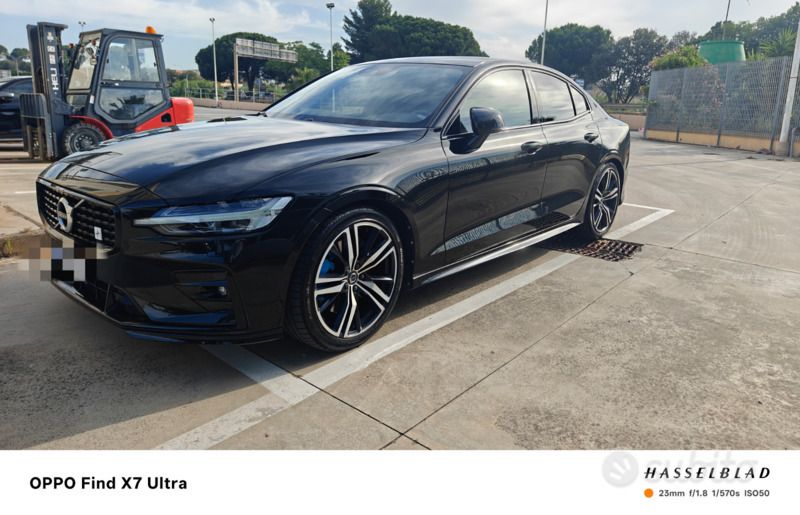 Usata Volvo S60 250 CV (183 kW) 2019 Nero Berlina