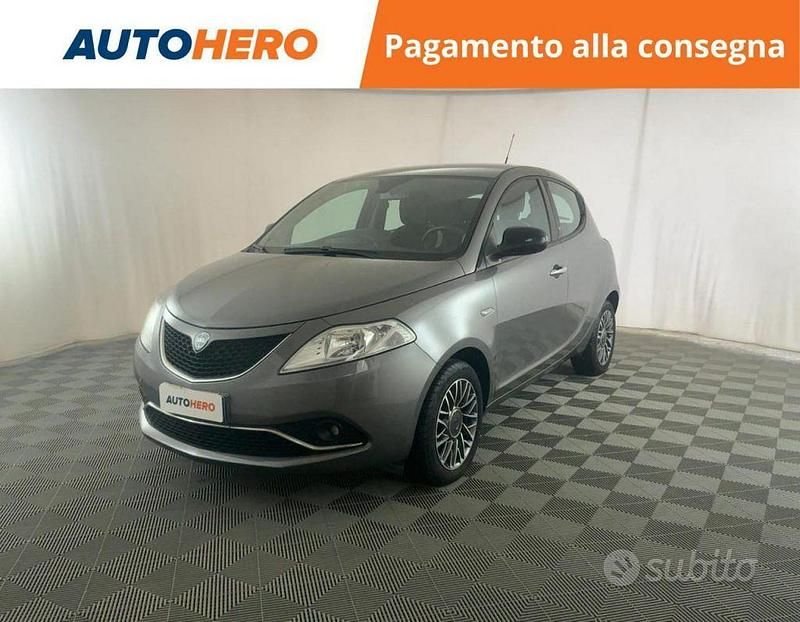 Grigio Usata 2016 Lancia Ypsilon Gold Due volumi | 9199 € (Buon prezzo) - Immagine 1/2
