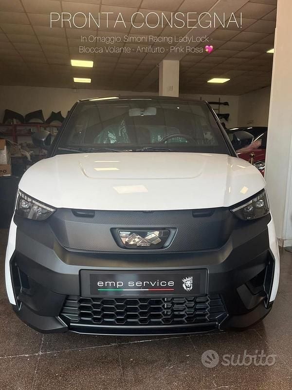 Nuova Ligier JS50 2025 Bianco Utilitaria