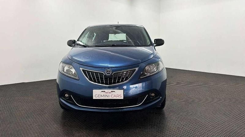 Usata Lancia Ypsilon Gold 69 CV (50 kW) 2023 Blu/azzurro Utilitaria