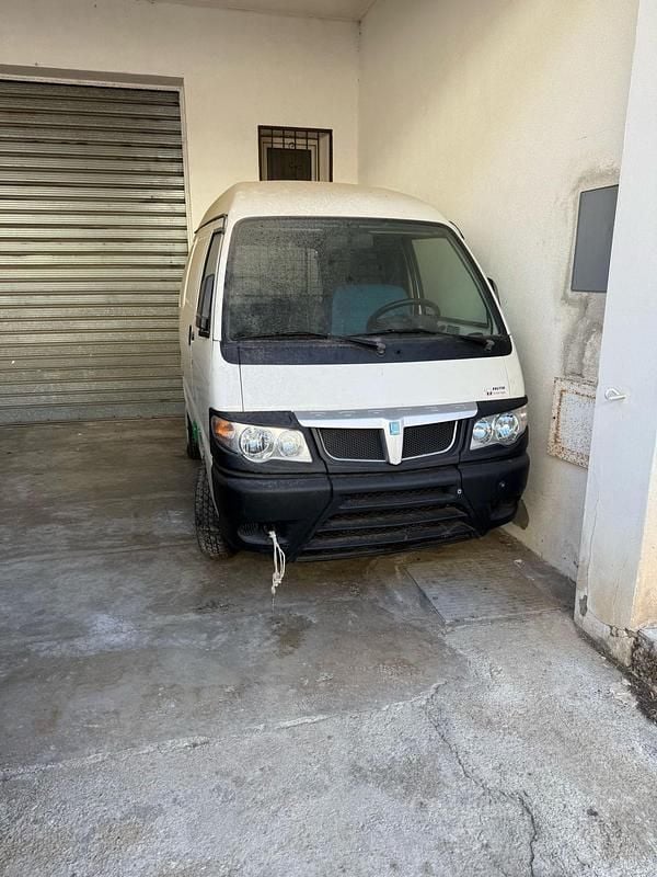 Usata Piaggio Porter 10 kW (14 CV) 2015 Bianco