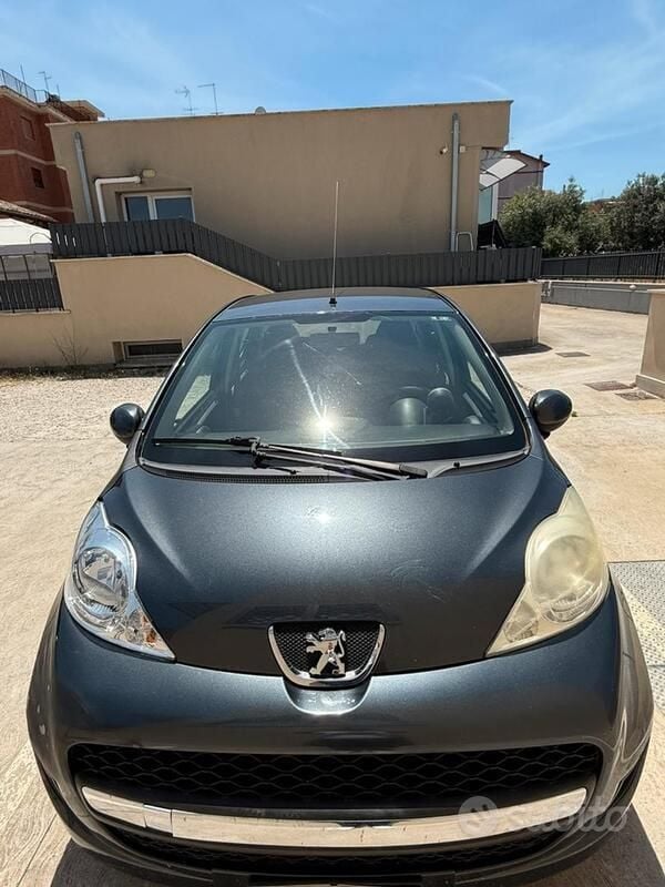 Usata Peugeot 107 68 CV (50 kW) 2009 Grigio Utilitaria