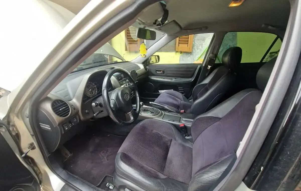 Usata Lexus IS200 155 CV (114 kW) 2001 Berlina