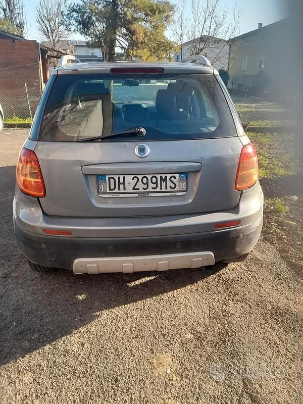 Usata Fiat Sedici 2007 Grigio SUV