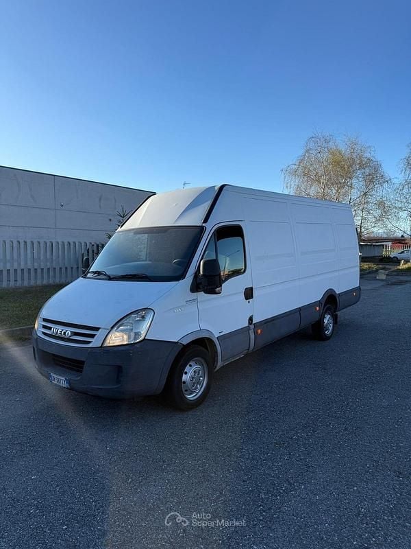 Usata Iveco Daily 177 CV (130 kW) 2008 Bianco Berlina