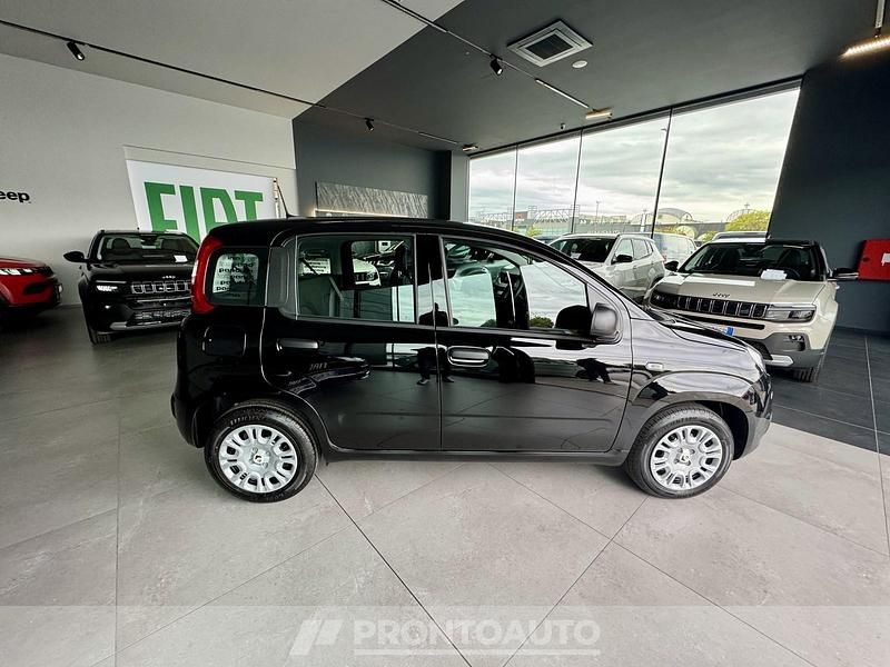 Nuova Fiat Panda 70 CV (51 kW) 2025 Nerotessuto nero con monogramma Utilitaria