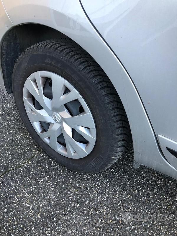 Usata Toyota Yaris Hybrid Active 2020 Grigio Berlina