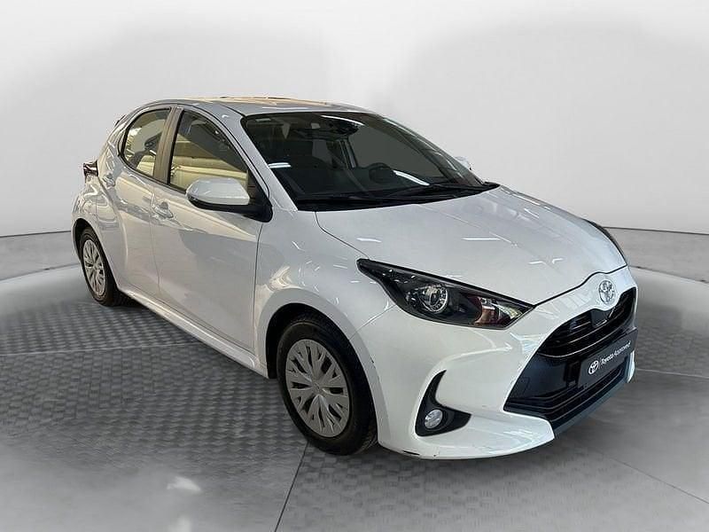 Usata Toyota Yaris Active 72 CV (52 kW) 2023 Bianco Berlina