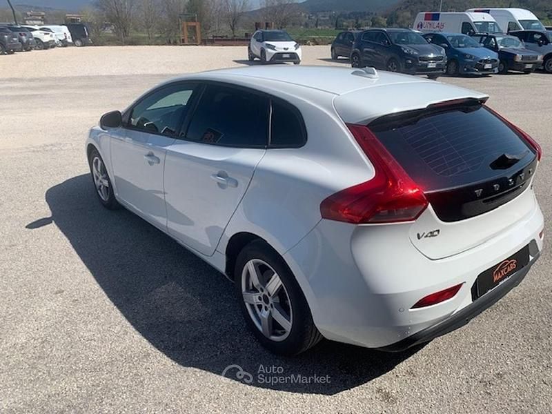 Brugt Volvo V40 Momentum 114 HK (83 kW) 2013 Hvid Sedan