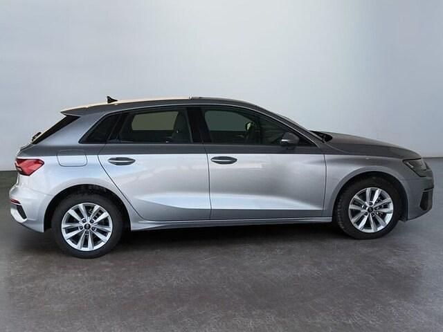 Usata Audi A3 Business 116 CV (85 kW) 2024 Argento floret metallizzato Utilitaria