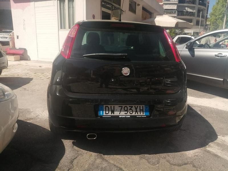 Usata Fiat Grande Punto Emotion 119 CV (87 kW) 2009 Nero Utilitaria