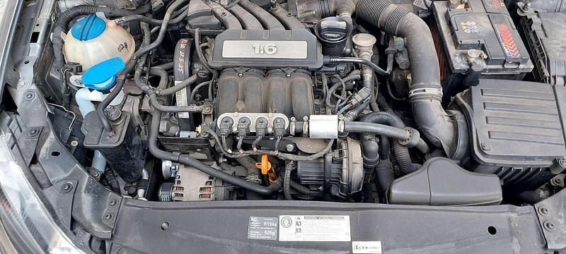 Usata VW Golf Highline 102 CV (75 kW) 2010 Berlina