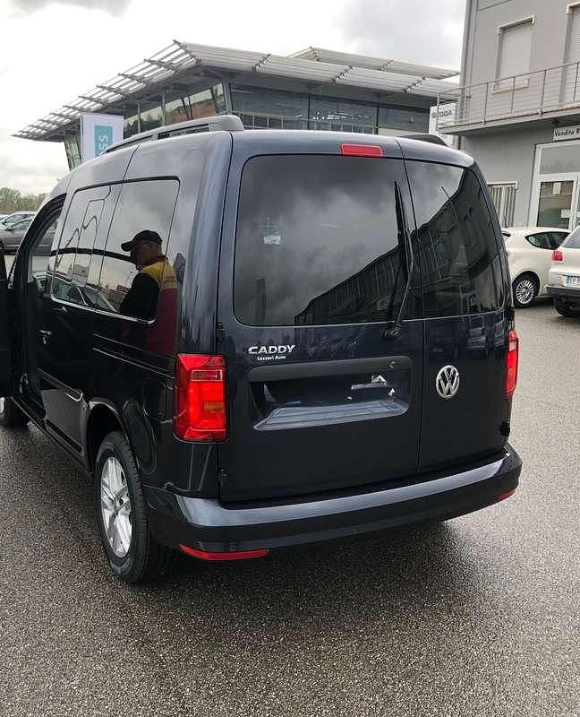 Usata VW Caddy 102 CV (75 kW) 2019 Blu/azzurro Monovolume