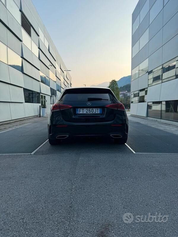 Usata Mercedes A180 Premium 116 CV (85 kW) 2018 Nero Berlina