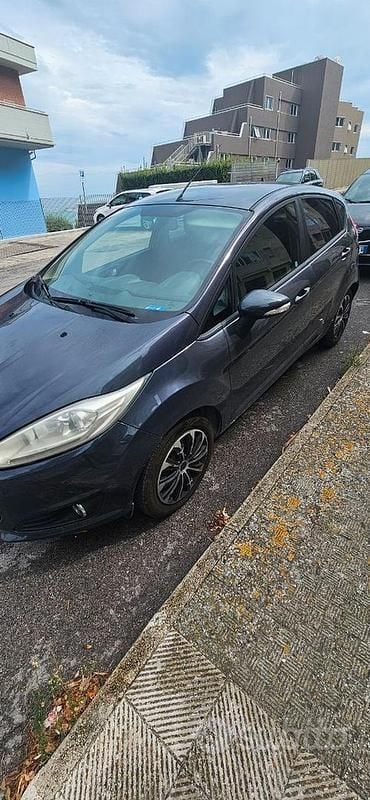 Usata 2014 Ford Fiesta Utilitaria | 3500 € (Super prezzo) - Immagine 1/4