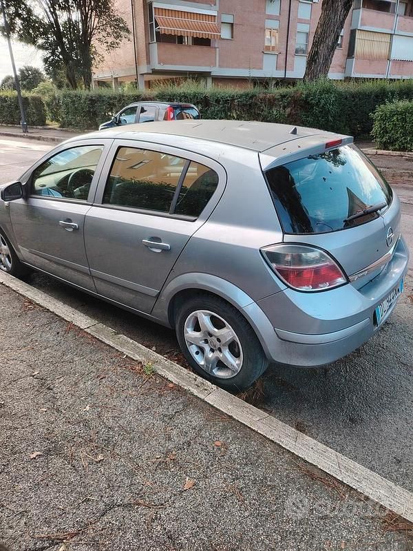 Usata Opel Astra 60 CV (44 kW) 2007 Berlina