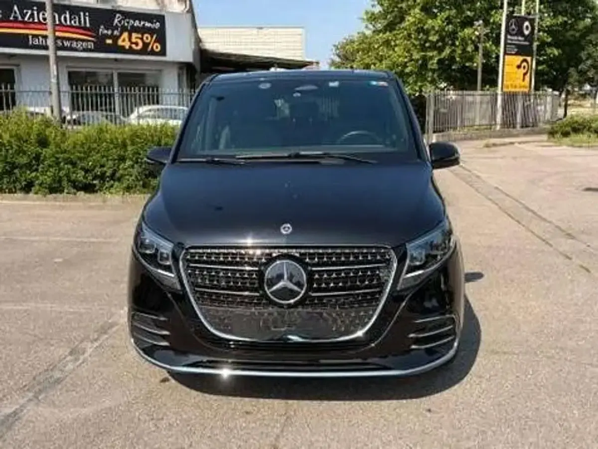 Usata Mercedes V250 Avantgarde 190 CV (139 kW) 2025 Nero Monovolume