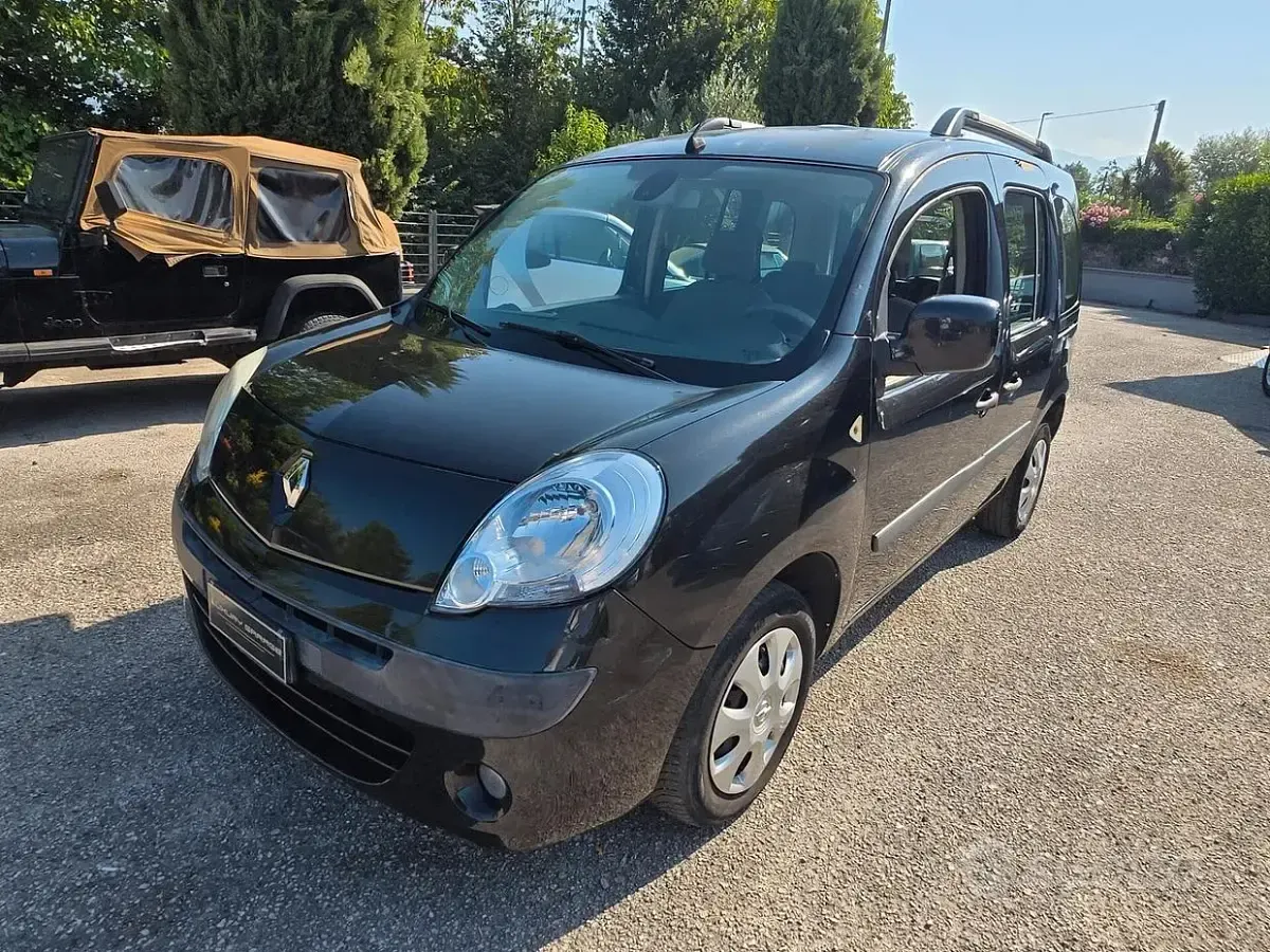 Usata Renault Kangoo 85 CV (62 kW) 2010 Nero Monovolume