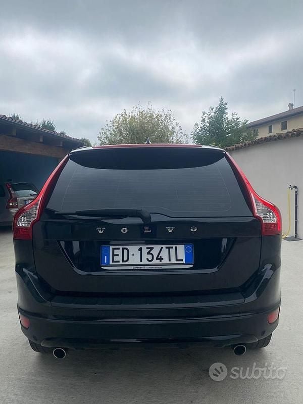 Usata Volvo XC60 163 CV (119 kW) 2010 Nero SUV