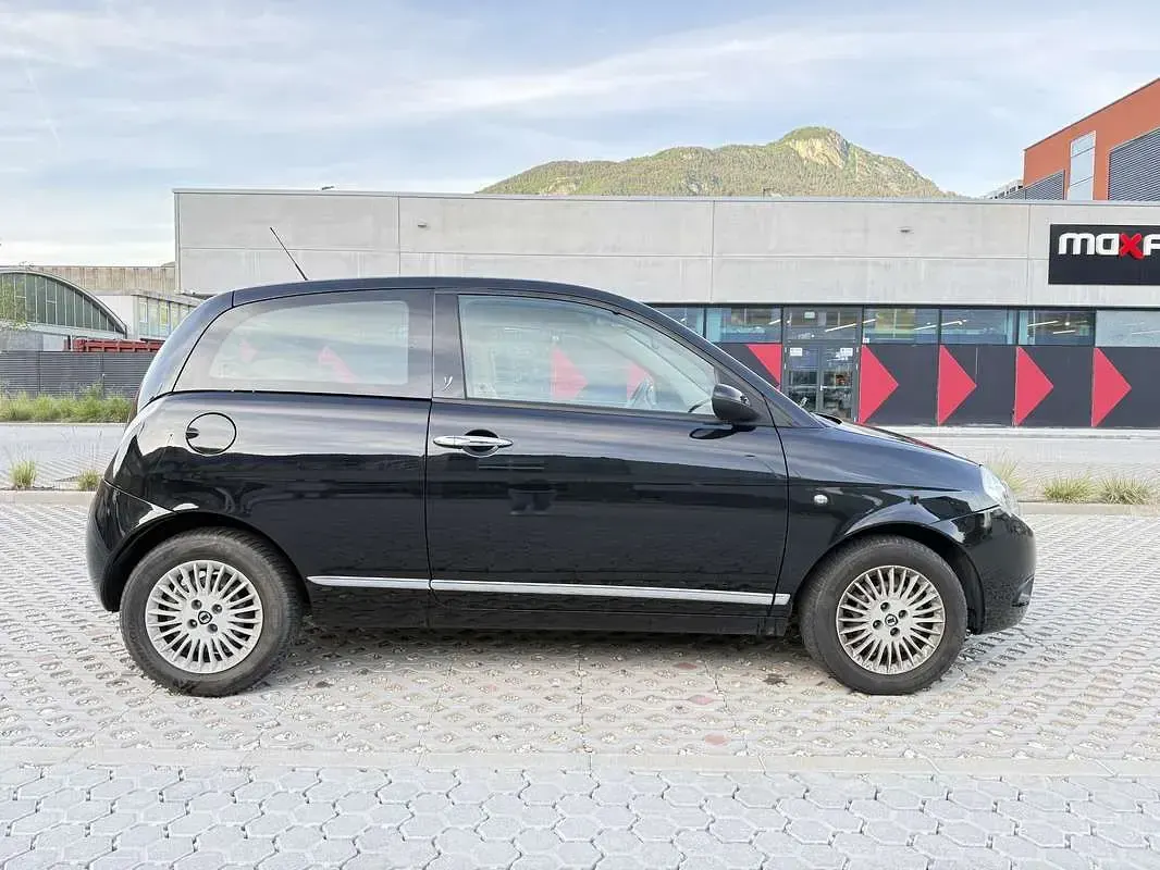 Usata Lancia Ypsilon 80 CV (58 kW) 2008 Nero Utilitaria