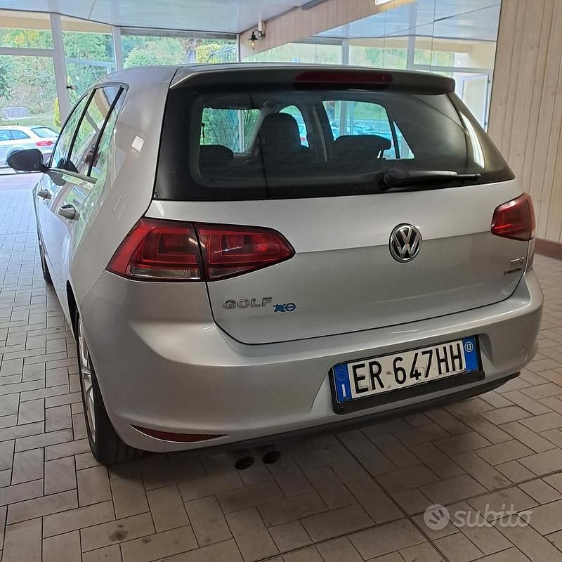 Używany VW Golf VII Comfortline 110 KM (80 kW) 2013 Szary Sedan/Limuzyna