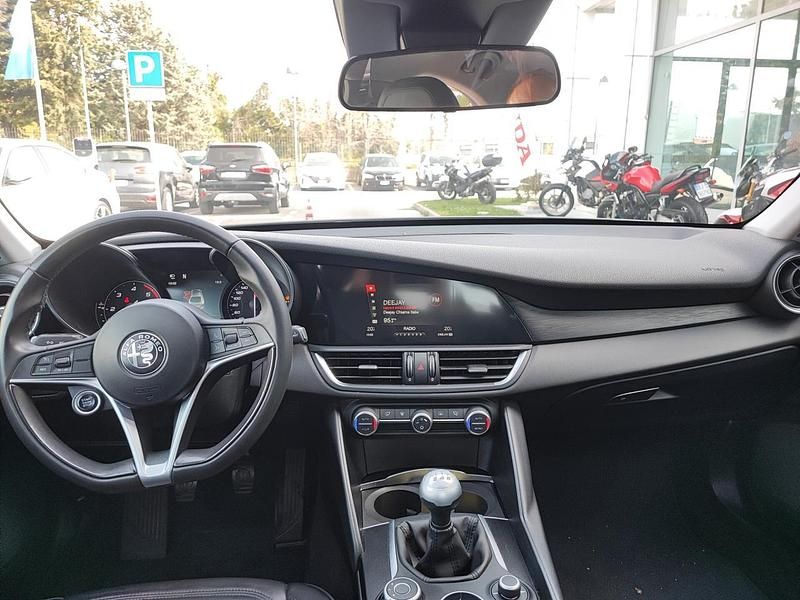 Usata Alfa Romeo Giulia Business 150 CV (110 kW) 2017 Grigio Berlina