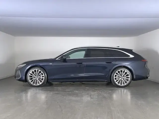 Nuova Audi A6 S-Line 204 CV (150 kW) 2026 Blu firmamento metallizzato Station wagon