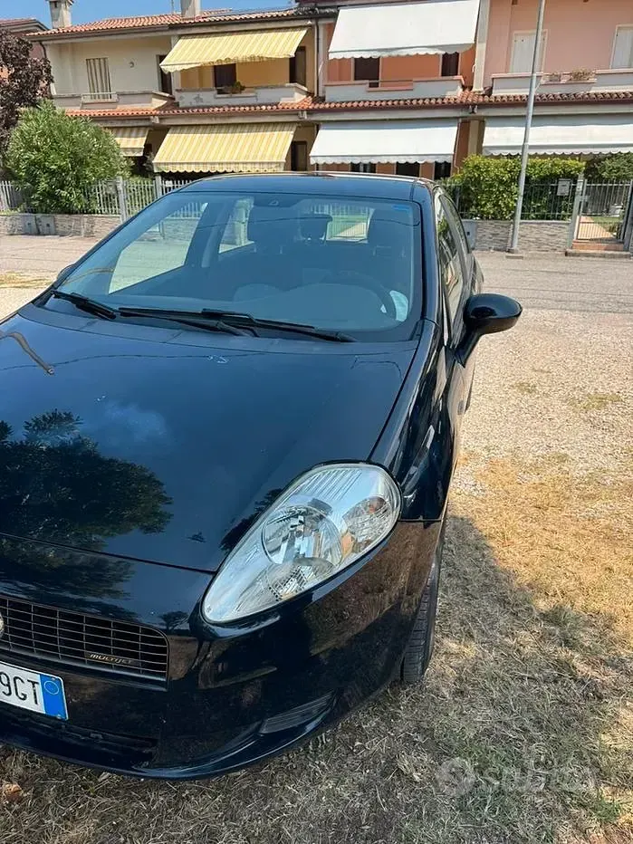 Usata Fiat Grande Punto 75 CV (55 kW) 2006 Bluazzurro Utilitaria