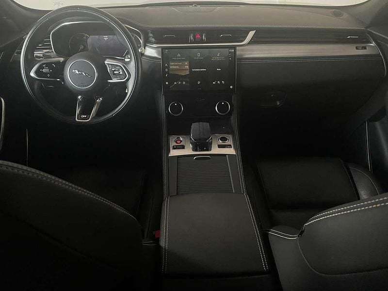 Usata Jaguar F-Pace R-Dynamic 204 CV (150 kW) 2023 Santorini black SUV