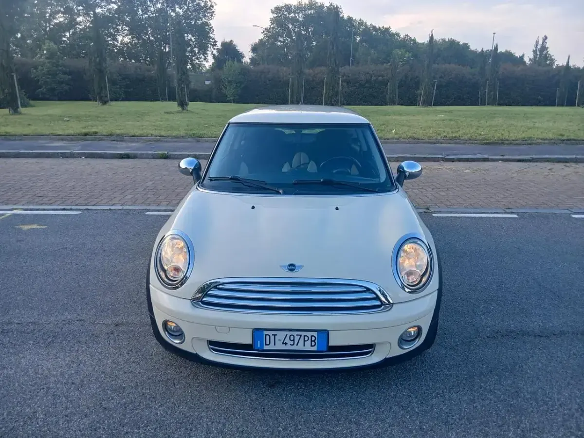 Usata Mini ONE Chili 95 CV (69 kW) 2009 Bianco Utilitaria