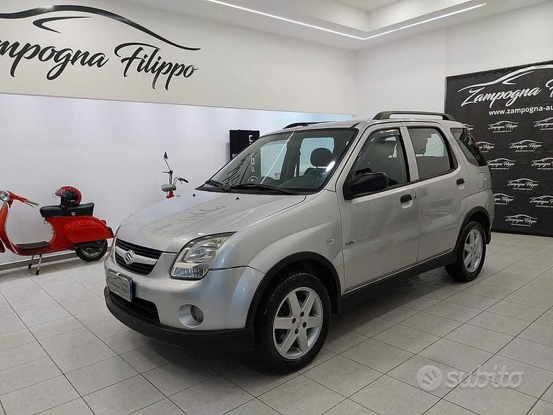 Usata Suzuki Ignis 94 CV (69 kW) 2005 Grigio Utilitaria