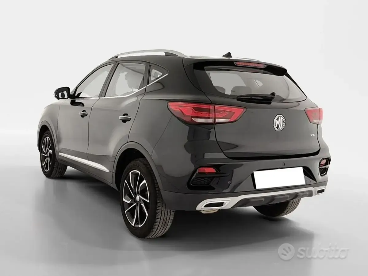 Usata MG ZS Luxury 106 CV (77 kW) 2024 Nero SUV