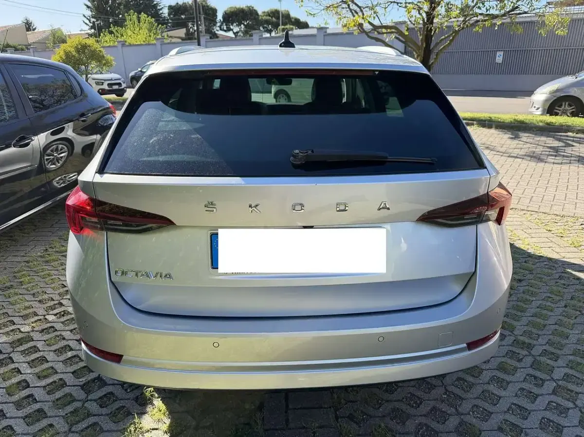 Usata Skoda Octavia Style 116 CV (85 kW) 2023 Argento Station wagon