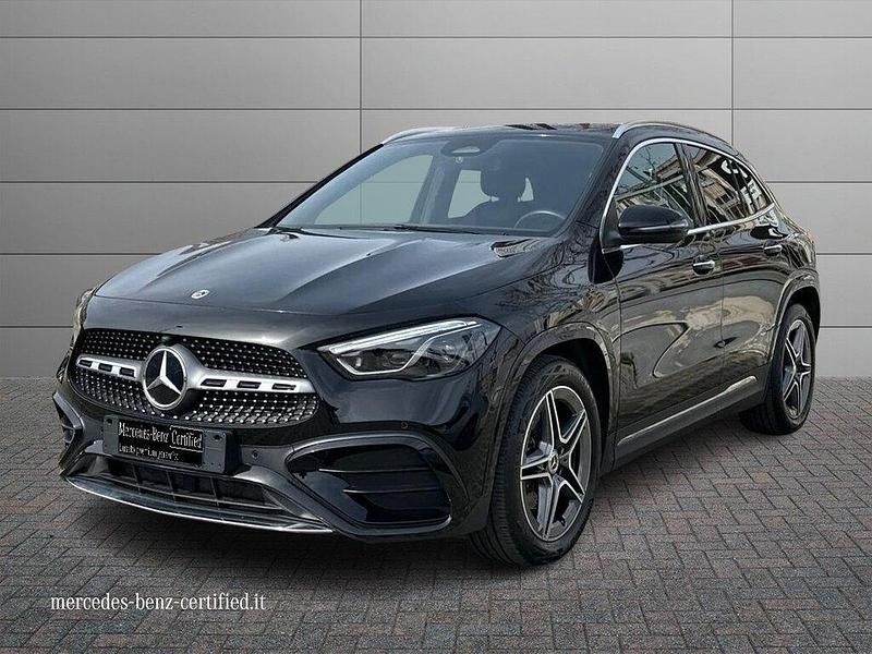 Usata Mercedes GLA200 Premium 150 CV (110 kW) 2024 Nero metallizzato SUV
