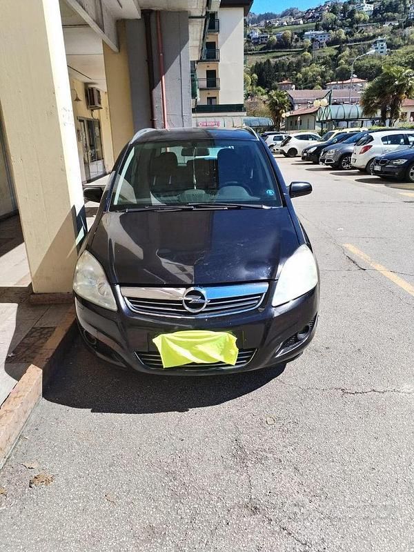Usata Opel Zafira 2008 Nero Monovolume