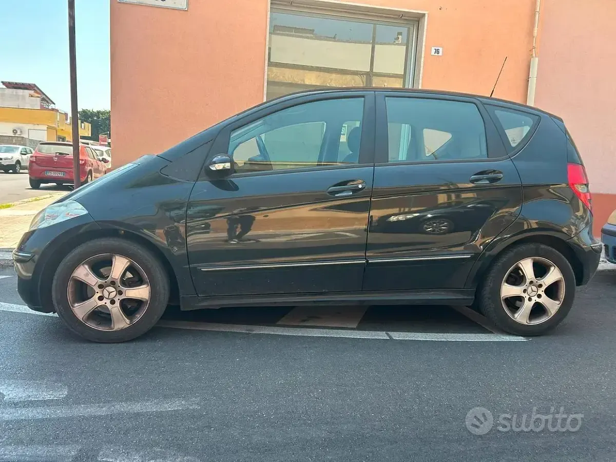 Usata Mercedes A180 Avantgarde 109 CV (80 kW) 2009 Nero Berlina